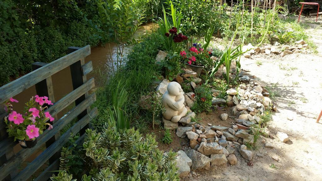 El Retiro De Isabel Guest House Embid de la Ribera ภายนอก รูปภาพ